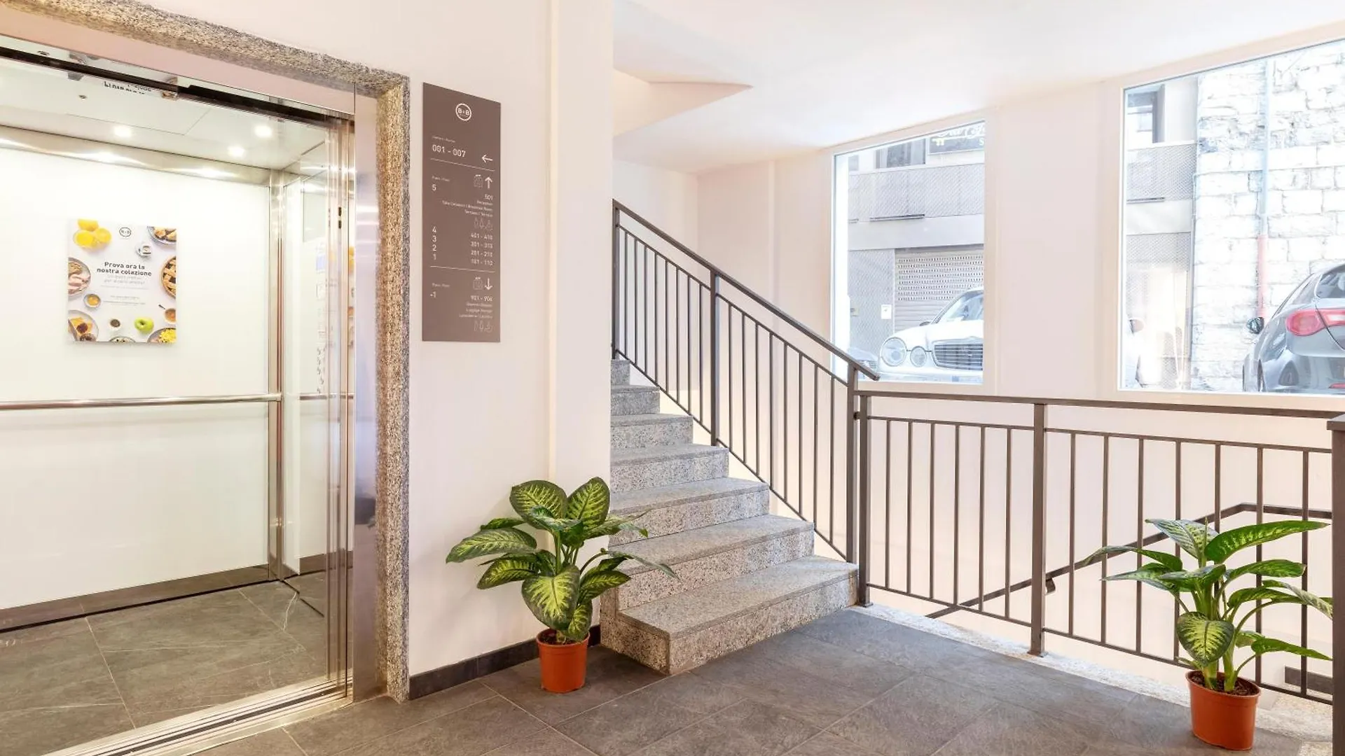 ***  B&B Hotel Genova City Center İtalya