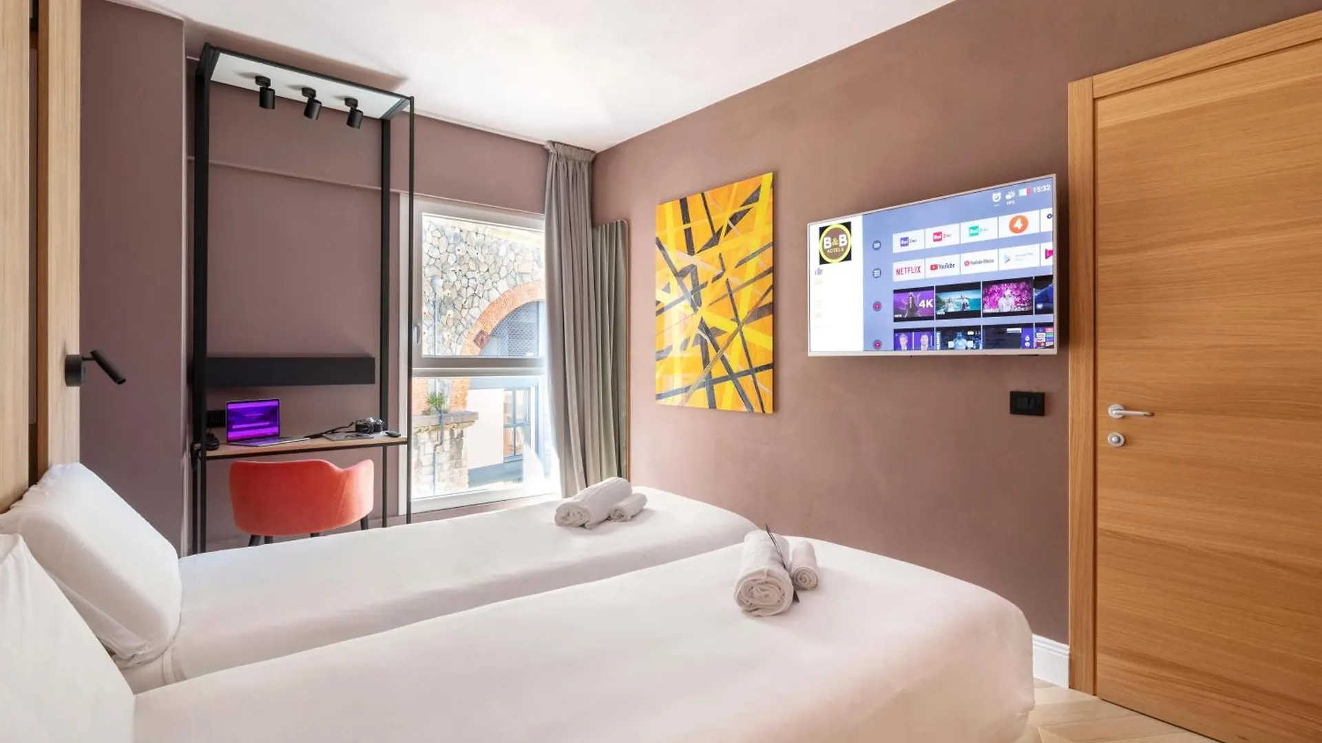 B&B Hotel Genova City Center 3*, Cenova