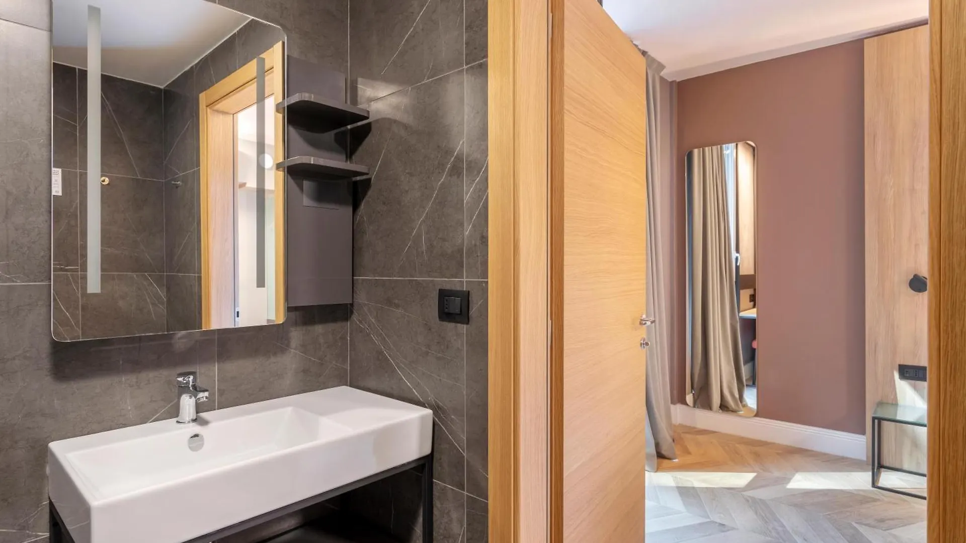 B&B Hotel Genova City Center 3*, Cenova İtalya