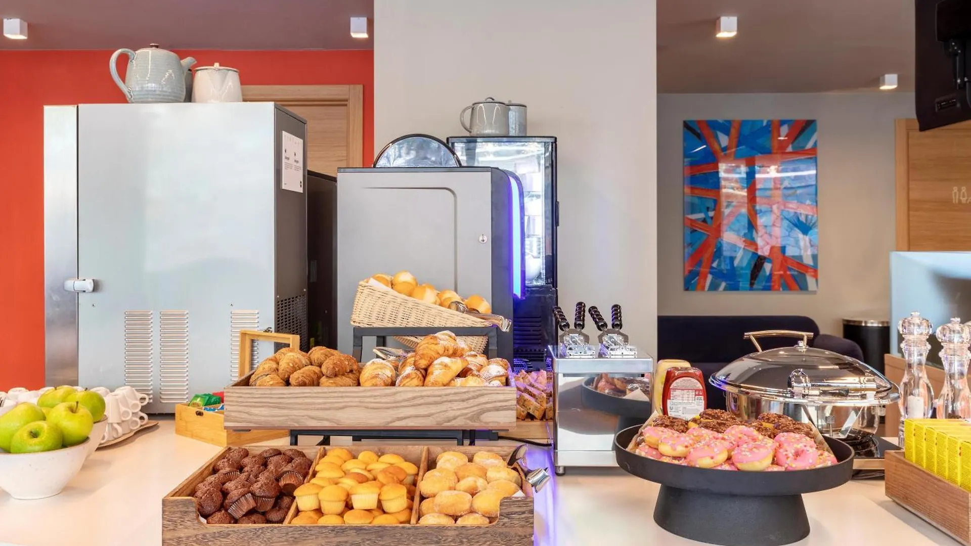 B&B Hotel Genova City Center  Cenova